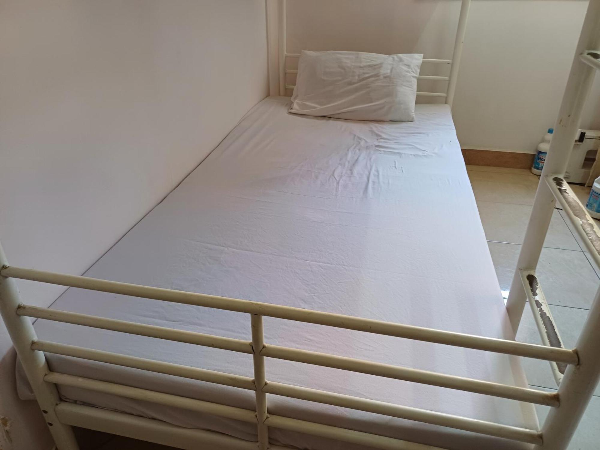 A In An In Nasr City, Cairo, In The Eighth District, 15 Minutes From Airport,غرفة بشقة بمدينة نصر بالقاهرة بالحي الثامن 15 دقيقة من مطار و 7 دقيقة من معهد الفجر و 12 دقيقة لمعهد ابانة لتعليم اللغة العربية و 26 دقيقة لوسط El Cairo